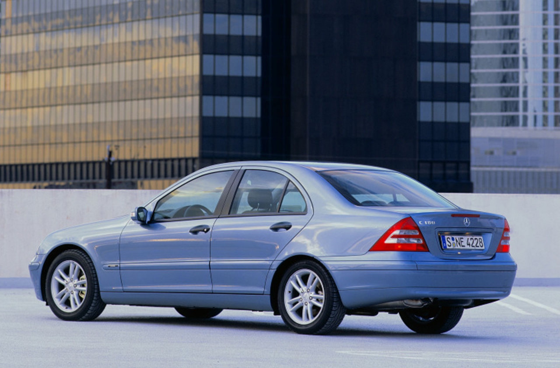 Купить Мерседес W203 C180